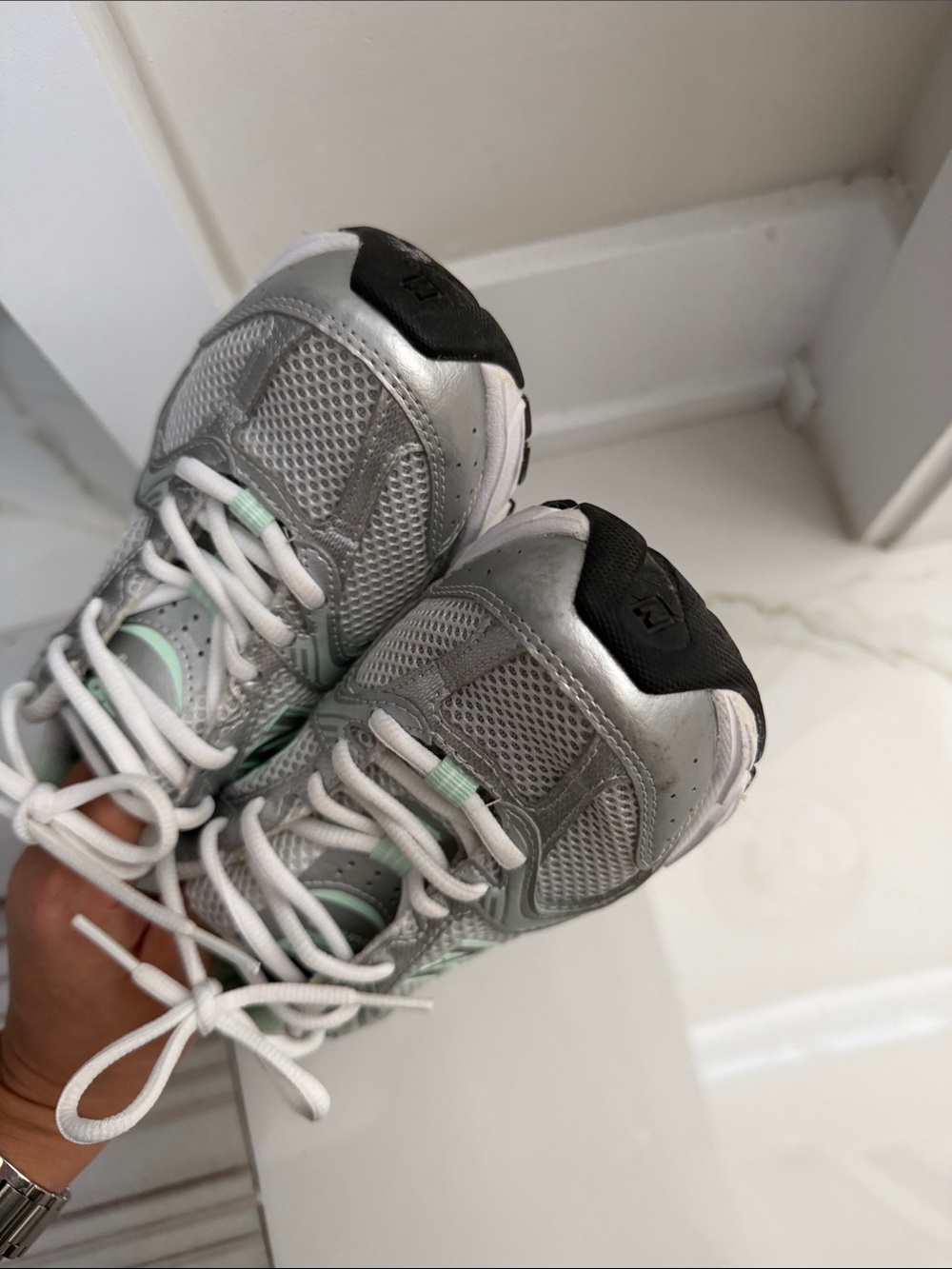 New Balance Women’s Silver and Mint 530 Mesh Running Sneakers - Picture 6 of 7
